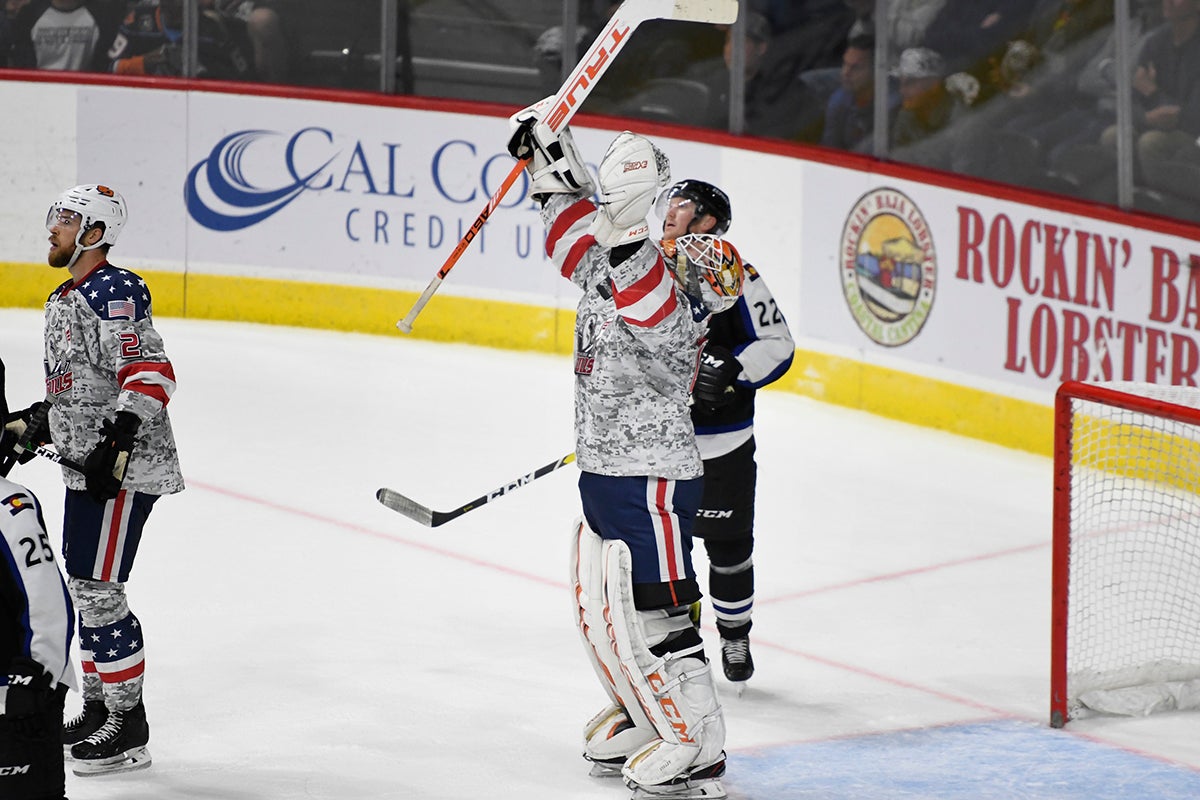 San Diego Gulls - 12,920 fans last night for our SIXTH sell out this  season! Decent for “not a hockey town”. #AmericasFinestFans